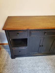 lot 251 image: Entertainment cabinet