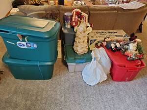 lot 255 image: Collection of holiday dcor