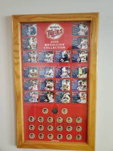 lot 403 image: 2005 MN Twins Medallion Collection