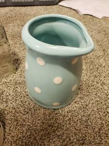 lot 436 image: Collection Of Pitchers And Dcor