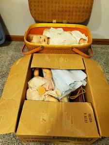 lot 439 image: Vintage Toy Lot