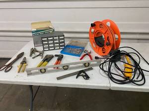 lot 55 image: Workshop items. Includes everything pictured.