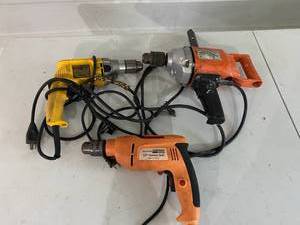lot 66 image: Power drill assortment.