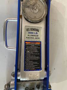 lot 72 image: US General 3000 lb. Aluminum Racing Jack