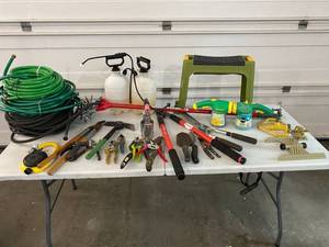 lot 75 image: Lawn and Garden Tool Haul
