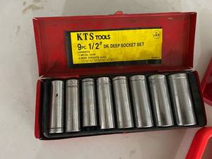 lot 88 image: Assorted sockets, 2 12 inch Craftsman Drives