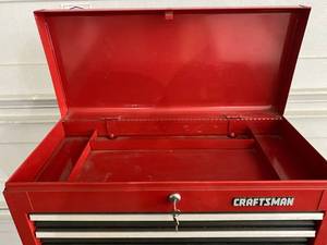 lot 99 image: Craftsman Tool Chest on Wheels