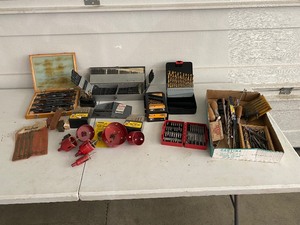 lot 98 image: Large Lot of Drill Bits