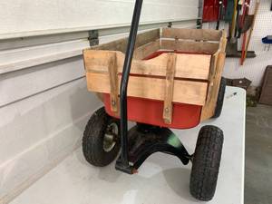 lot 206 image: Garden Wagon