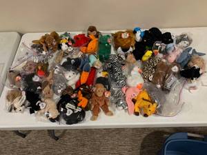 lot 239 image: Beanie Babies