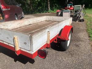 lot 8 image: Steel Trailer