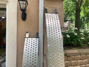lot 217 image: Heavy Duty Aluminum Ramps
