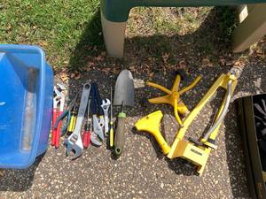 lot 221 image: Get to Work on your Lawn and Garden