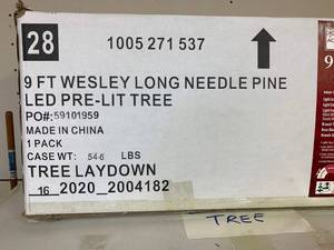 lot 226 image: 9 foot Wesley Long Needle Pre-lit Tree