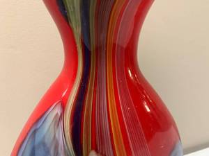 lot 10 image: Hand Blown Glass Vase