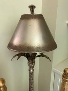 lot 17 image: Lamp and Table Decorations