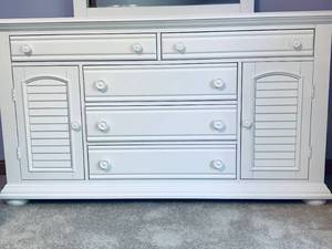lot 38 image: Wood Cottage Style Dresser and CHest