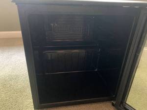 lot 268 image: Beverage Refrigerator