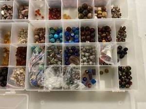 lot 253 image: Bead Lot 253