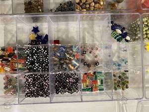 lot 255 image: Bead Lot 255