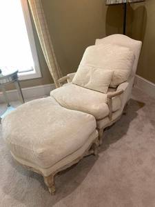lot 42 image: Classic and Comfortable Chair and Ottoman