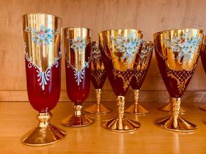 lot 295 image: Incredibly Unique Detailed Red and Gold Painted Glassware