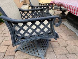 lot 149 image: Patio Table and 6 Chairs