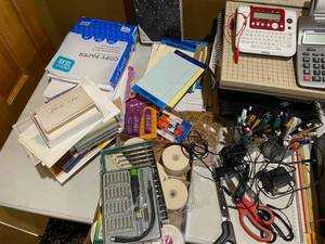 lot 154 image: Office Supplies