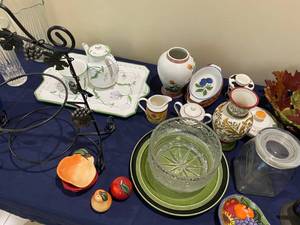 lot 344 image: Dishes, Vases, Plateholders, etc...