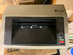 lot 285 image: Heavy Duty Shredder and Trash Bags