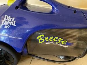 lot 278 image: Dirt Devil Breeze Vacuum