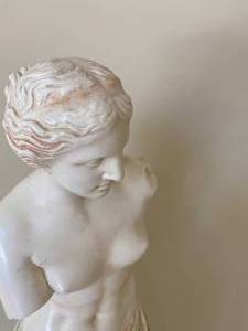 lot 289 image: Venus Statuette