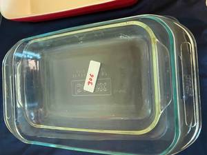 lot 306 image: Baking pans, bowls and casseroles