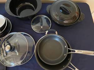 lot 309 image: Large Lot of Pans and Lids