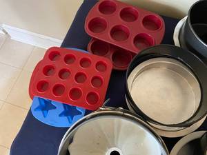 lot 310 image: Bakeware