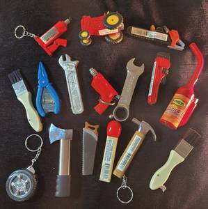 lot 33 image: Fun Collection of Cigarette Lighters