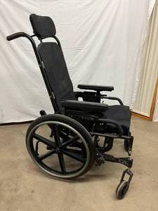 lot 11 image: Quickie Iris Tilt In Space Wheelchair - Good Working Condition