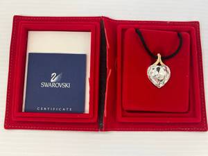 lot 16 image: Vintage Swarovski Crystal Heart Shaped Pendant Necklace NIB