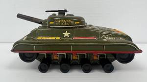 lot 33 image: Vintage Marx Brand Tin Litho Tank