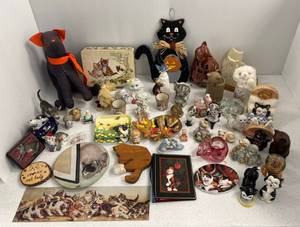 lot 74 image: Large Group Of Cat Deco And Figurines