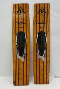 lot 166 image: Vintage Northland Chuck Stearn Trixter, Trick Water Skis 44