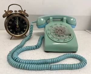 lot 178 image: Vintage Telephone And Alarm Clock Made in Germany