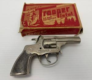 lot 200 image: Vintage Hubley Trooper Pistol No. 240 With Original Box (Works)