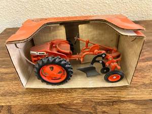 1948 Allis Chalmers G 116 Scale
