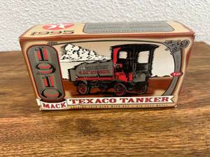 Texaco 1910 Mack Tanker