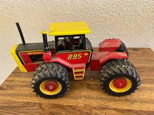 Versatile 895 Tractor