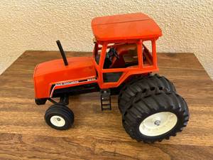 Allis-Chalmers 8030 Tractor