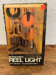 NIB 20 Retractable Reel Light