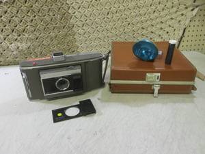 (BSB) Polaroid J66 Land Camera with...