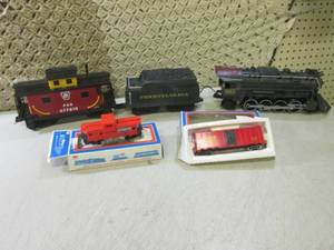 (BS) Assorted Train Cars...